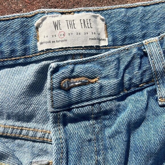 Free People - Ripped Jeans - Cropped Baggy LIKE NEW - Size 26 - Picture 4 of 5